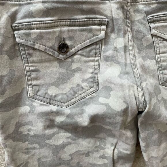 Khakis by GAP gray/ green camo cargo pants, size 6 R - Picture 5 of 6
